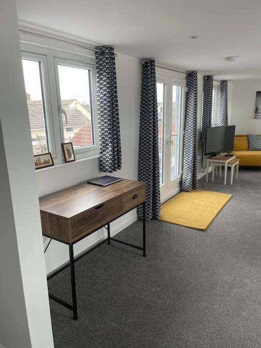 Seascape - Stylish Modern Apartment Barton on Sea Exteriör bild