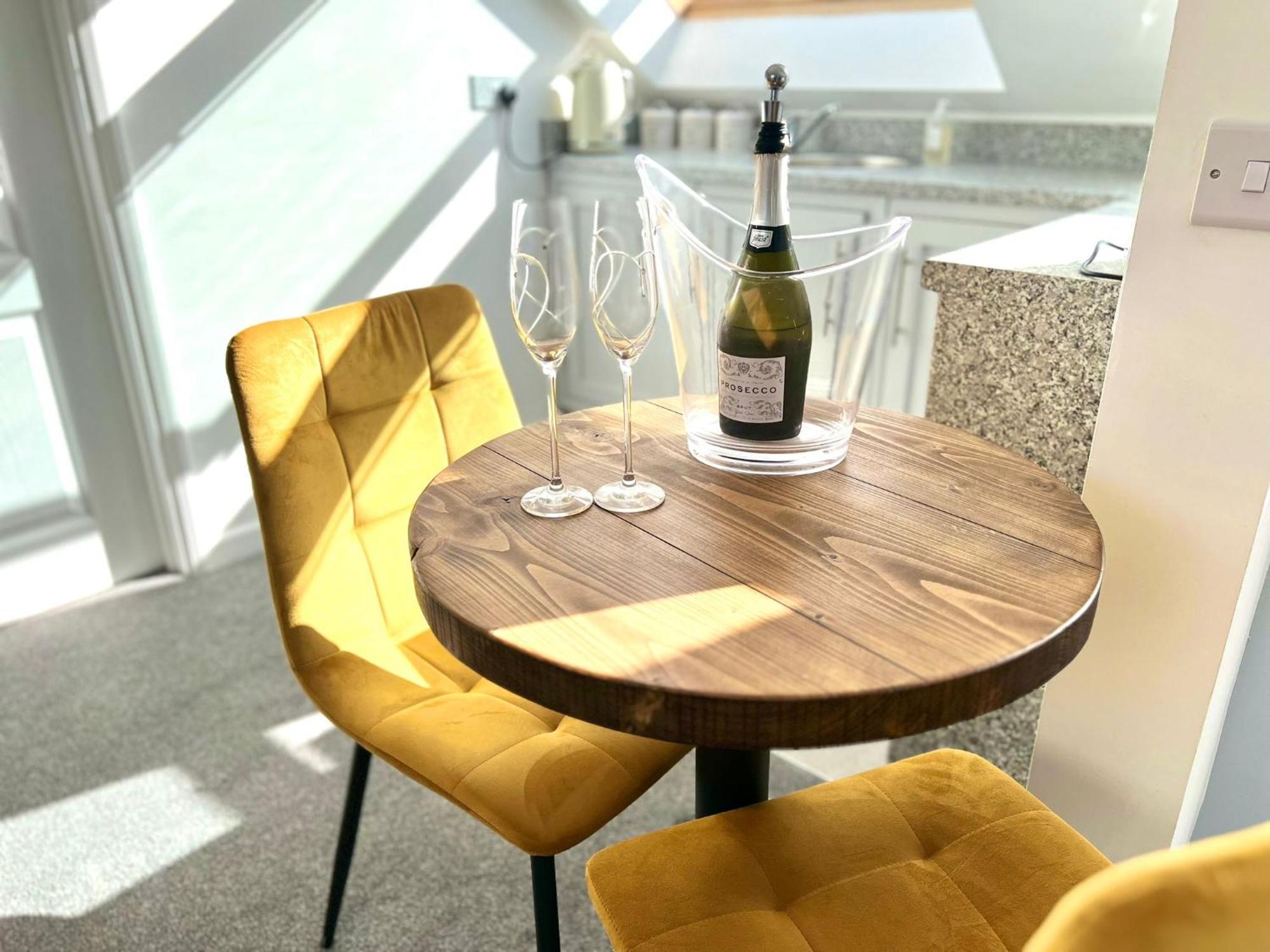 Seascape - Stylish Modern Apartment Barton on Sea Exteriör bild