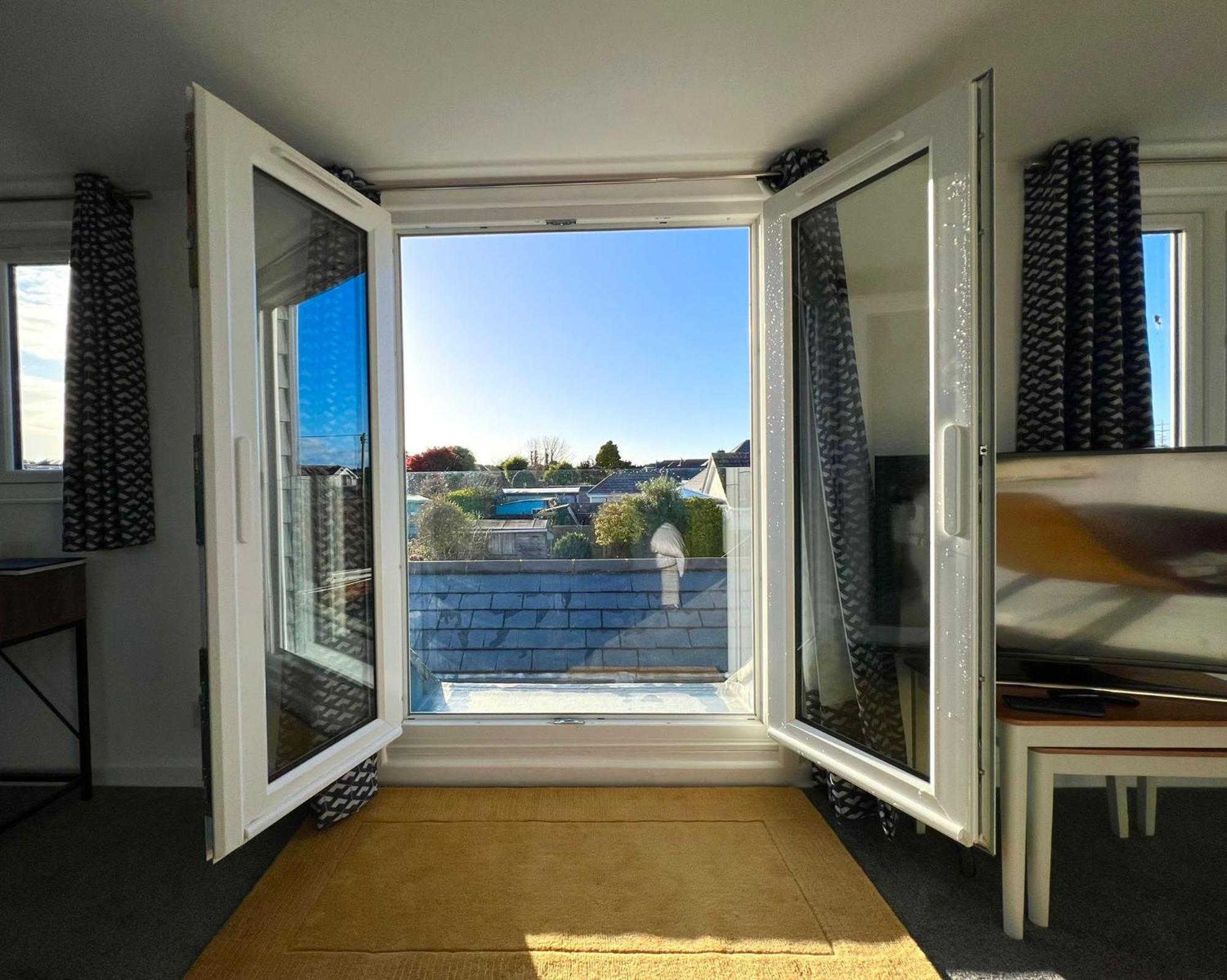 Seascape - Stylish Modern Apartment Barton on Sea Exteriör bild