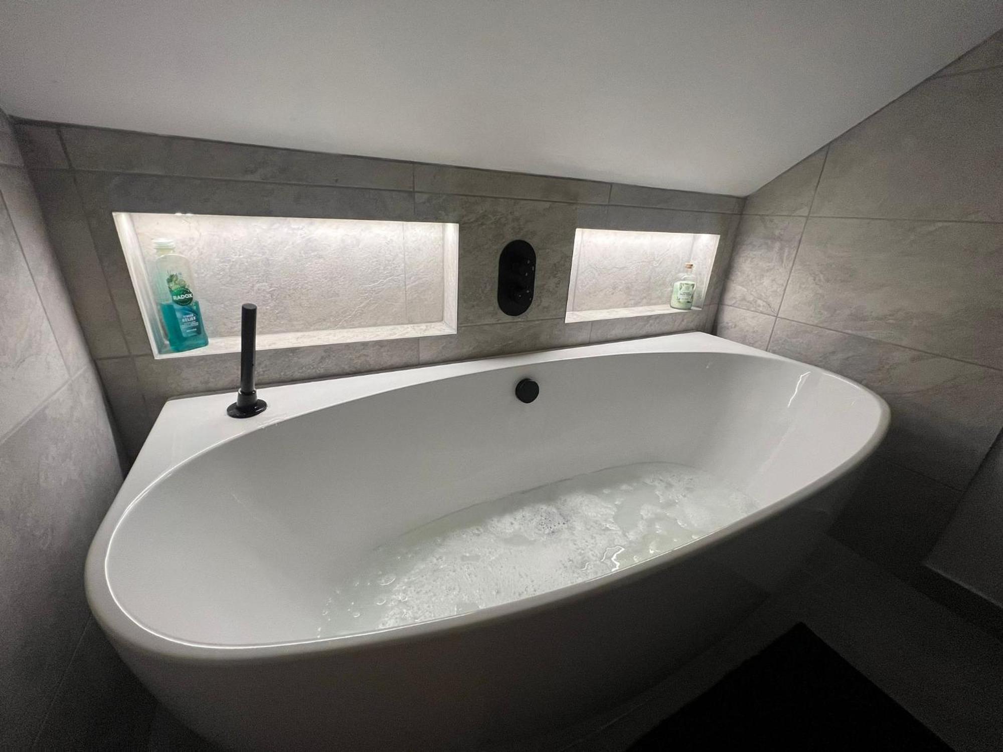 Seascape - Stylish Modern Apartment Barton on Sea Exteriör bild