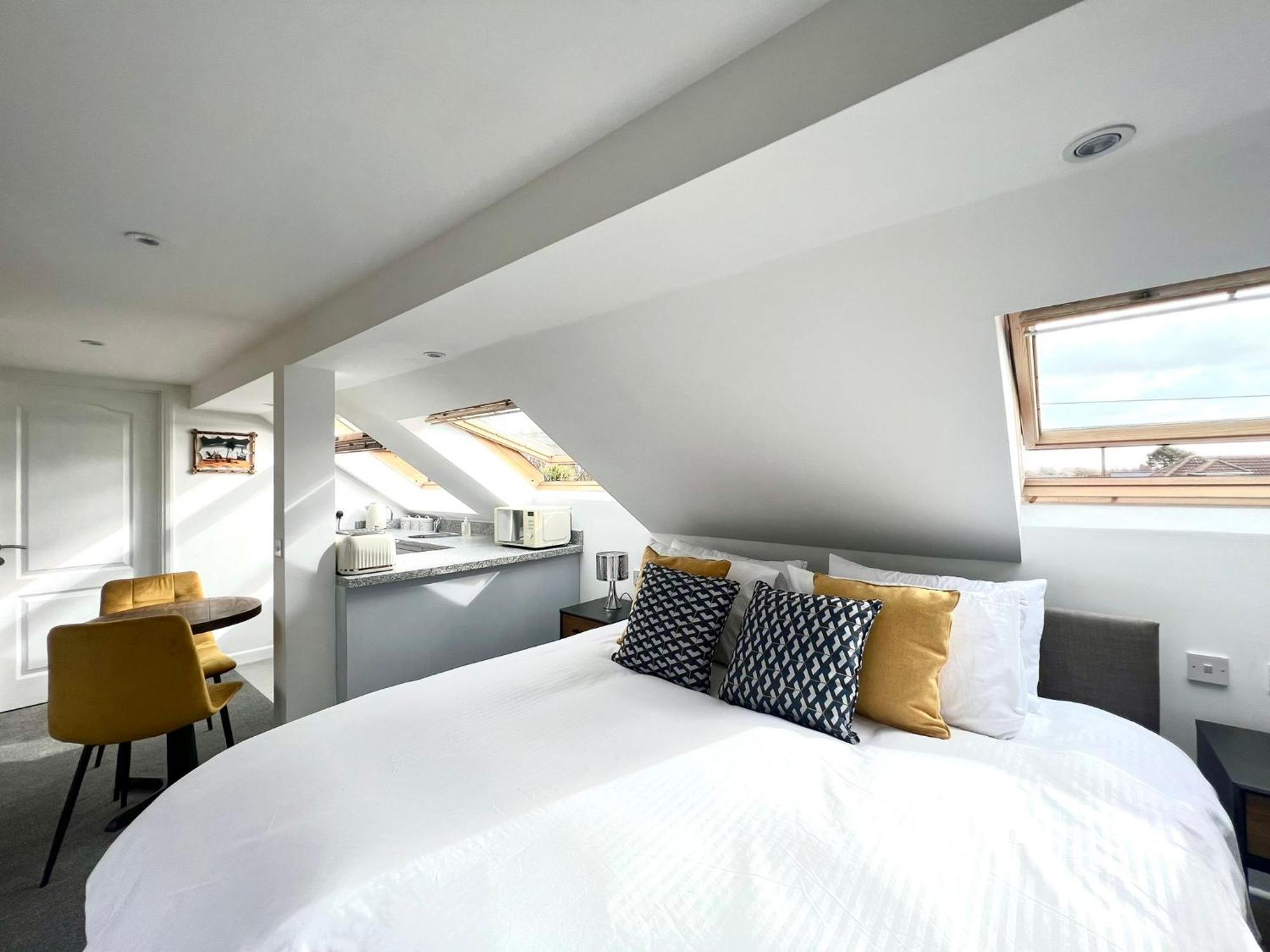 Seascape - Stylish Modern Apartment Barton on Sea Exteriör bild